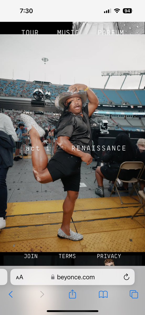 I made <a href="/Beyonce/">BEYONCÉ</a> website! If you could only hear me screaming!!!