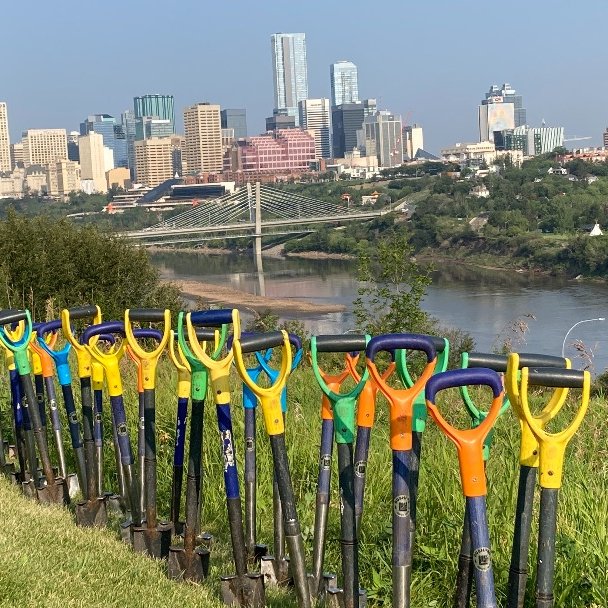 CityofEdmonton's tweet photo. The City of Edmonton is matching $47.8 million from @NRCan to plant 2.5 million trees in the next eight years. These trees will be planted over 300 hectares across #yeg.

Learn more about this green project at https://t.co/u7u2cFSvGt. #yegparks #2BillionTrees https://t.co/rOXGISseMZ