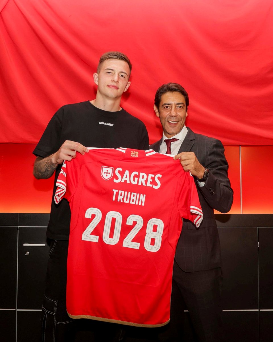 B24PT's tweet photo. Trubin é oficialmente reforço do Benfica e fica com cláusula de rescisão de 100M€ 🔴 https://t.co/ZzilZq6WAb