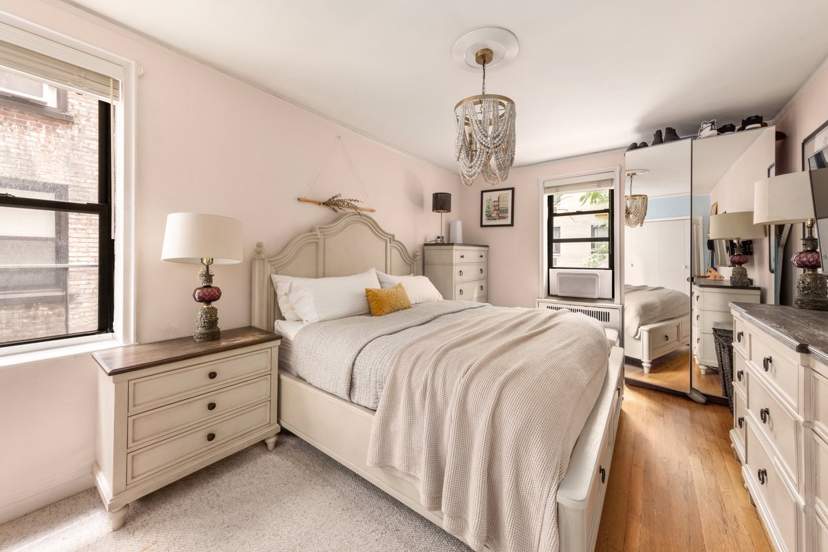 TheAdamoGroupNJ's tweet photo. FOR SALE: 208 E. 28th St, Kips Bay 
Offered at: $650,000 
1 Bedroom | 1 Bath 
Recently Renovated 

Listing Agent: Victoria Adamo https://t.co/4t5QAqtZrt