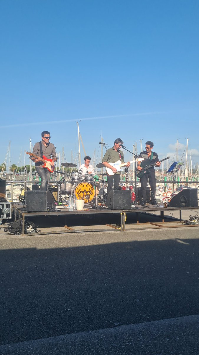 Volaverunt hoy en Hondarribia 
#kaifest #Hondarribia concierto