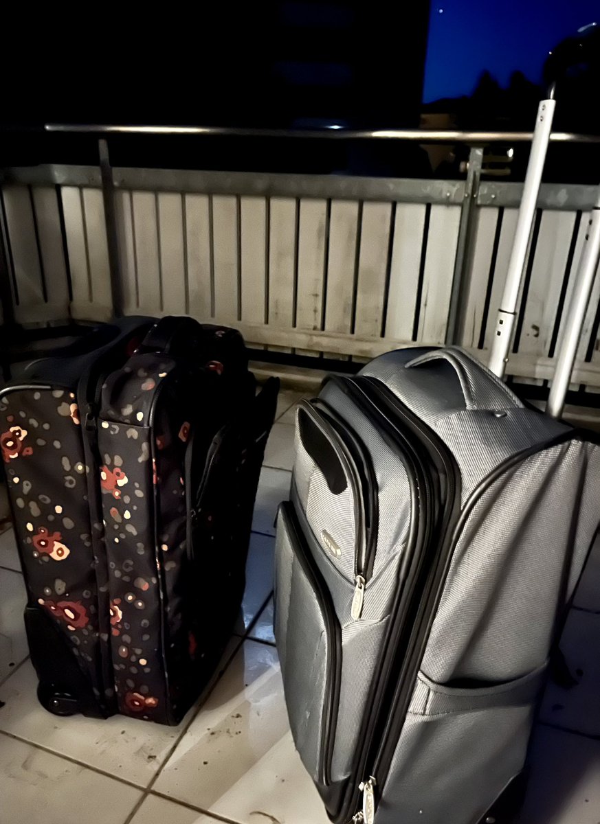 I rarely write here but the situation requires it. <a href="/FlixBus/">Flix</a> <a href="/FlixBus_IT/">FlixBus_IT</a> <a href="/FlixBus_FR/">FlixBus_FR</a> we received stinking, URINE 💦 soaked luggage upon arriving in Lucerne, Switzerland early this morning on bus N401. Disgusting 🤮 How does that even happen ??? #flixbus <a href="/Blickch/">Blick</a> <a href="/20min/">20 Minuten</a>