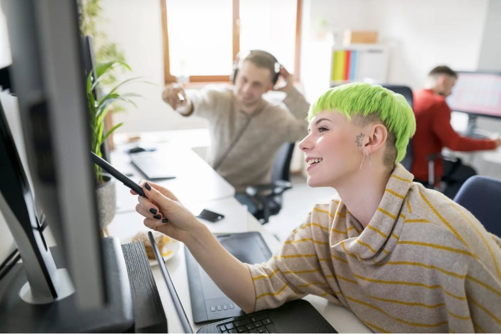 AdBasilio's tweet photo. Cooperation may be the most highly valued trait in the office, but encouraging team players can't come at the cost of individualized employee recognition.

Check out Workhuman &amp; Gallup's data linking recognition to retention in this article from Fortune!

https://t.co/izd3ldIVvs https://t.co/BCLSkruFlm