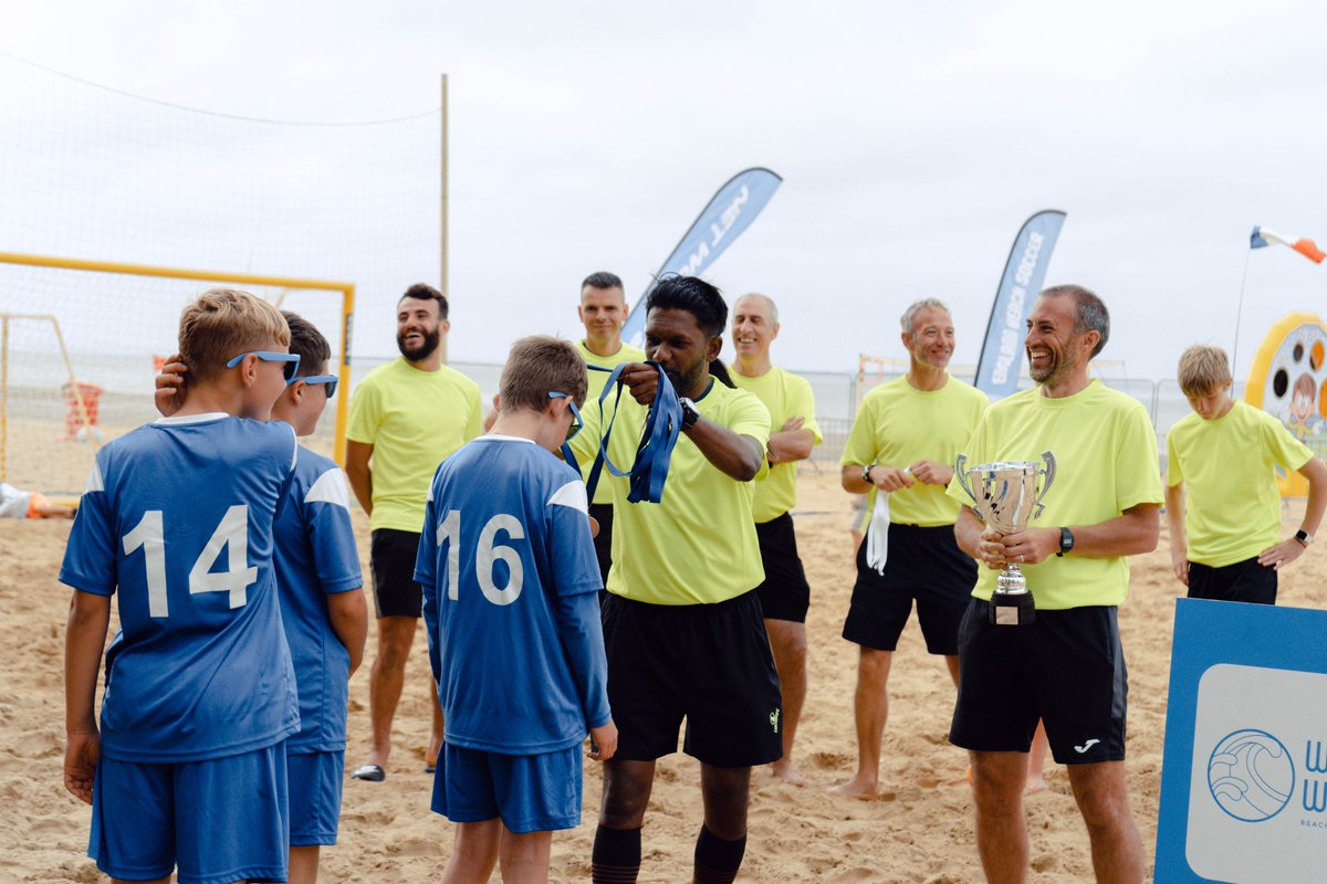 EliteBeachSport's tweet photo. U11 Beach Soccer tournament medal winners ๐
Congratulations goes toโฆ๐
Shanklin - Winners ๐ฅ
Tichfield - Runners up ๐ฅ
Well done to all teams๐
#wightwave #beachsports #beachsoccerworldwide #isleofwight #beachsoccer @EngBeachSoccer @IOW_BeachSoccer https://t.co/8GzJIGK8Wh