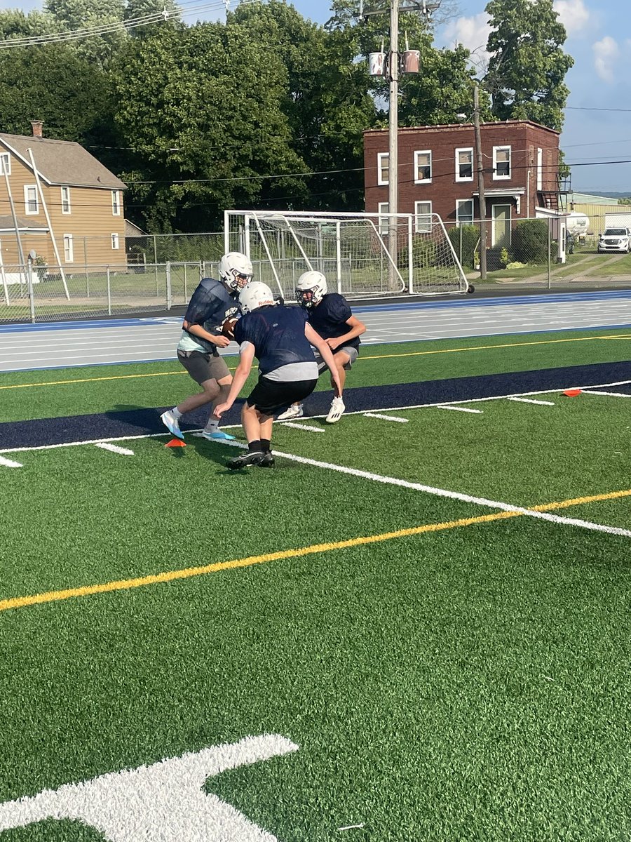 WarrenFootball's tweet photo. Great to get back on War Memorial! #breathefire #fallcamp2023 https://t.co/MzWT9XHfPG