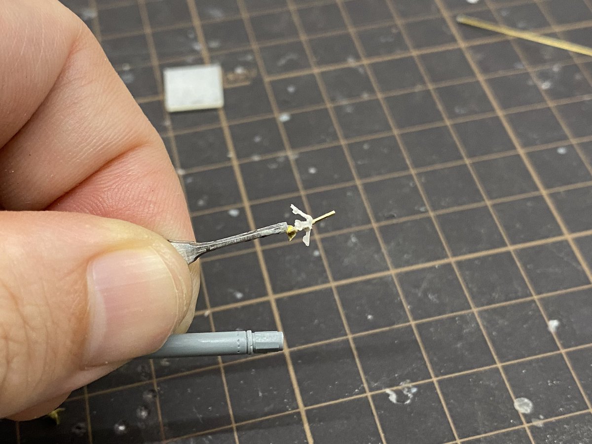 sPzAbt_513's tweet photo. 1/72 レオパルト2A7+ ウクライナ仕様
1/72スケールのAPFSDS。DM53です。装弾筒が分離するシーンを再現。真鍮支柱は手芸綿で隠します。
#3Dプリンター
#AMオーディション
#VespidModels
#ヴェスピッドモデル https://t.co/3hJ15JFora