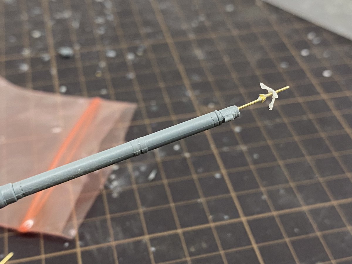 sPzAbt_513's tweet photo. 1/72 レオパルト2A7+ ウクライナ仕様
1/72スケールのAPFSDS。DM53です。装弾筒が分離するシーンを再現。真鍮支柱は手芸綿で隠します。
#3Dプリンター
#AMオーディション
#VespidModels
#ヴェスピッドモデル https://t.co/3hJ15JFora