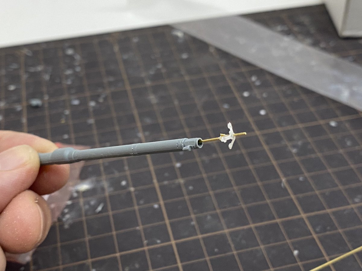 sPzAbt_513's tweet photo. 1/72 レオパルト2A7+ ウクライナ仕様
1/72スケールのAPFSDS。DM53です。装弾筒が分離するシーンを再現。真鍮支柱は手芸綿で隠します。
#3Dプリンター
#AMオーディション
#VespidModels
#ヴェスピッドモデル https://t.co/3hJ15JFora
