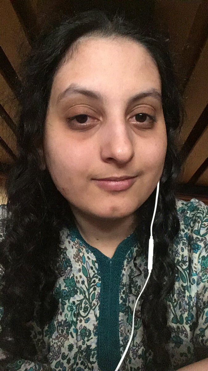 SoukainaBgg's tweet photo. I always keep smile ! 🙏🏻 #PictureOfTheDay #PositiveGirl #positiveenergy #PositiveVibes #JeudiPhoto https://t.co/b3O17Kyumr