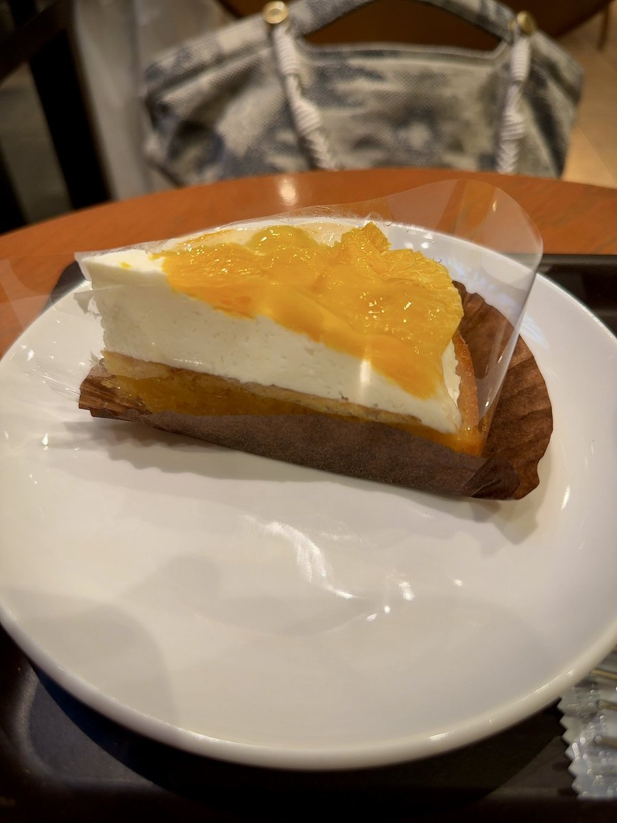 hirako_yuki's tweet photo. 家族全員いわきの実家へ。

俺も男だ。ハメ外させて貰うぜ。 https://t.co/86PAXj9Kx7