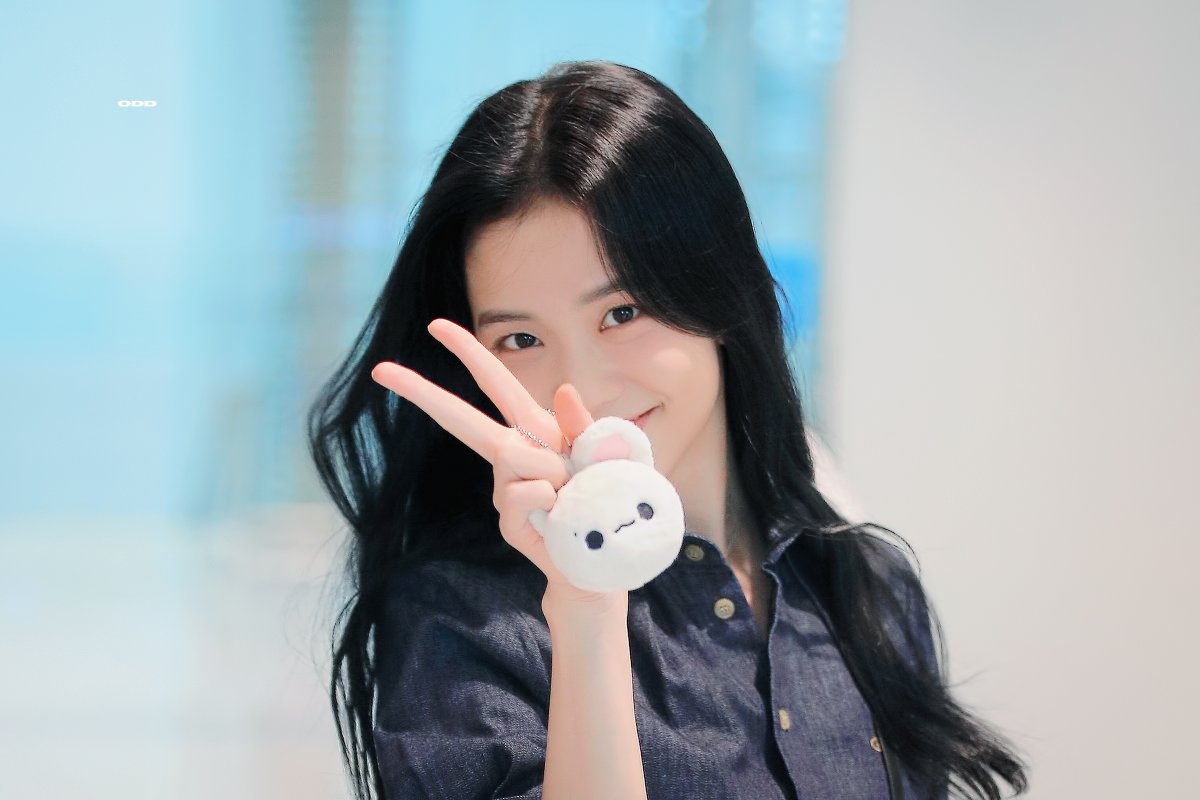 230810 ✌️🐰✌️#블랙핑크 #지수 #BLACKPINK #JISOO <a href="/BLACKPINK/">BLACKPINKOFFICIAL</a>