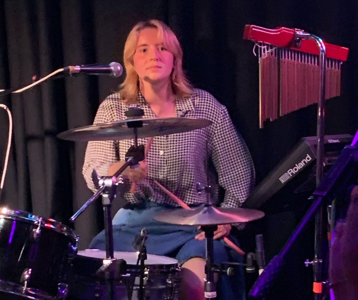 CranleyTowers's tweet photo. The mighty @G1RLRAY bestowing Prestige with their presence upon the stage of @roughtrade last night! ✨ https://t.co/3jLpMoEZRF