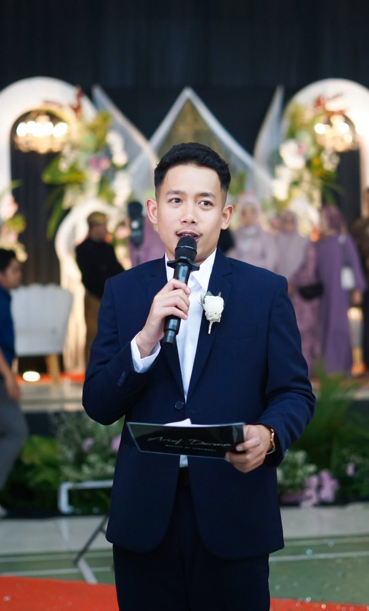 arief_derma's tweet photo. The Wedding Of Hilda &amp; Alif ✨ 

#mcwedding #mcpernikahan #mcakad #mcresepsi #mcwonosobo #wedding #inspirasipernikahan https://t.co/yRaDDyX1pb