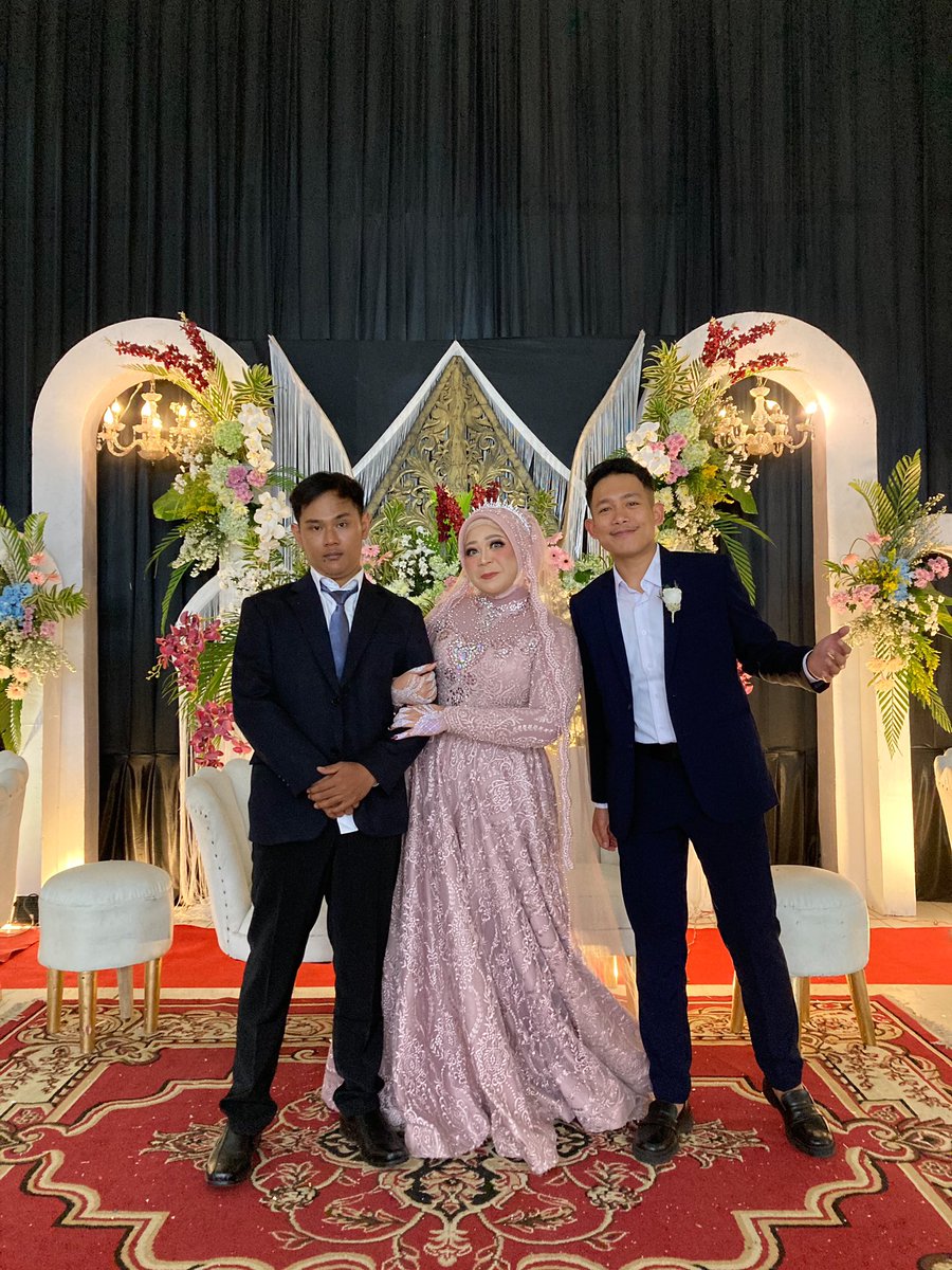 arief_derma's tweet photo. The Wedding Of Hilda &amp; Alif ✨ 

#mcwedding #mcpernikahan #mcakad #mcresepsi #mcwonosobo #wedding #inspirasipernikahan https://t.co/yRaDDyX1pb