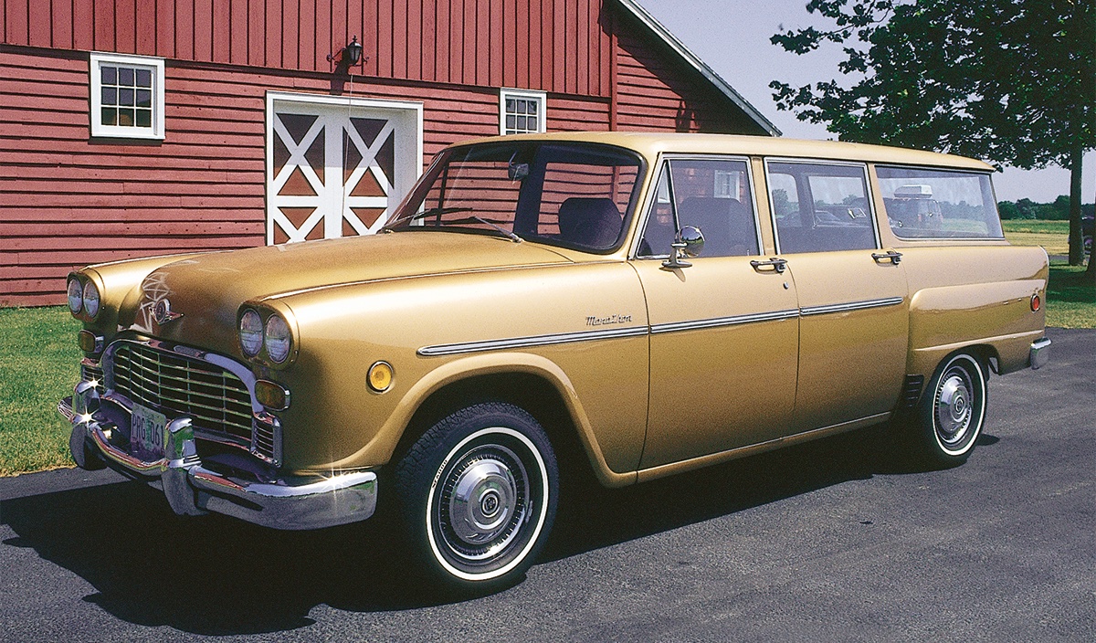 CollectibleAuto's tweet photo. #Checker marked its 50th anniversary in 1972 by offering the Anniversary Gold paint seen on this V-8 #Marathon station wagon. Starting price with a #Chevy 350-cid V-8 underhood was $4160. Checker ended wagon production in ’74, while the sedans continued into 1982. #checkercab https://t.co/ft86UomZ35