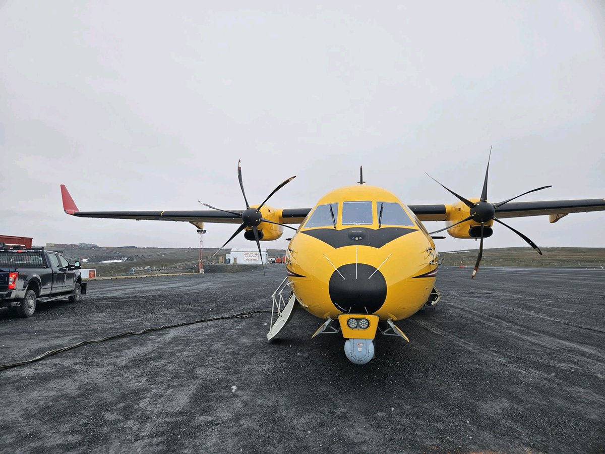 AirbusDefence's tweet photo. #C295 for Canada 🇨🇦 has reached the next milestone: The #aircraft designated CC-295 'Kingfisher' for @RCAF_ARC operations completed the Polar Navigation test campaign, demonstrating its capability for search and rescue (SAR) missions in the Arctic. Read more about the C295 for Canada here: https://t.co/y7oMhDJ9Ku
📸: ©️ ADM(Mat)