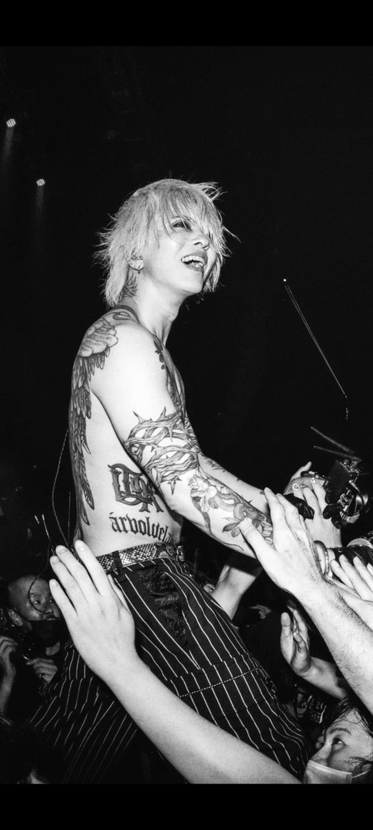 AshelyHouser37's tweet photo. Happy HYDE day!!! Favorite images of HYDELIVE2023 🖤
#HYDE
#HYDEの日
#810の日
#はいどの日
#DEVILSIDE
@HydeOfficial_ https://t.co/xFcr1QGwc2