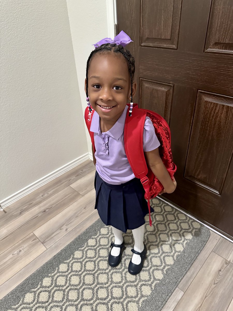 CoolKidzRock3's tweet photo. 🥹🥹🥹🥹 my sweet girl is starting kindergarten today. She’s more than ready to begin this journey 💕
#CrowleyFirstDay23 https://t.co/dC7TcCI9RH