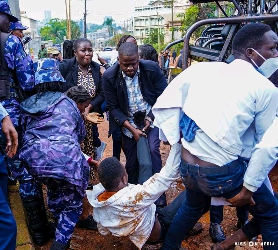 And by the way these are medical interns..not chicken thieves..!!
#StopPoliceBrutalityInUganda