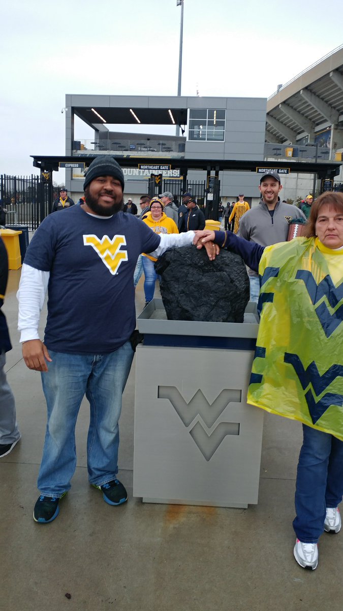 joeknows5011's tweet photo. @AZSports Fk this dude. Morgantown was a blast! Right @jaco_stokes #OneUppers #BeenThereToo #AlmostHeaven #WestVirginia https://t.co/lX8lDw5atc