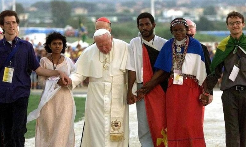 MadonnaHouse's tweet photo. Lasting word #WYD: It is Jesus you seek when you dream of happiness; he is waiting for you when nothing else you find satisfies you; he is the beauty to which you are so attracted; it is he who provokes you with that thirst for fullness that will not let you... compromise
#StJP2 https://t.co/CxrZQKnWCj