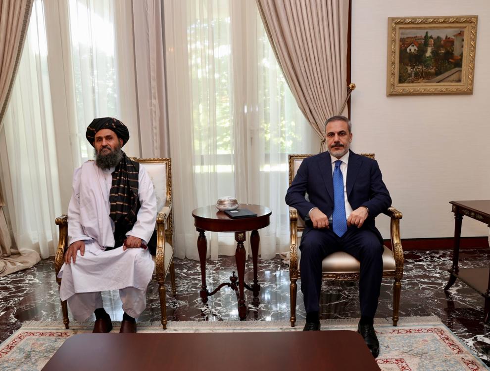 TC_Disisleri's tweet photo. Bakanımız @HakanFidan, #Afganistan Geçici Hükümeti Ekonomik İşlerden Sorumlu Başbakan Yardımcısı Vekili Abdul Ghani Baradar ile #Ankara'da görüştü. https://t.co/QSnB4iBDo8