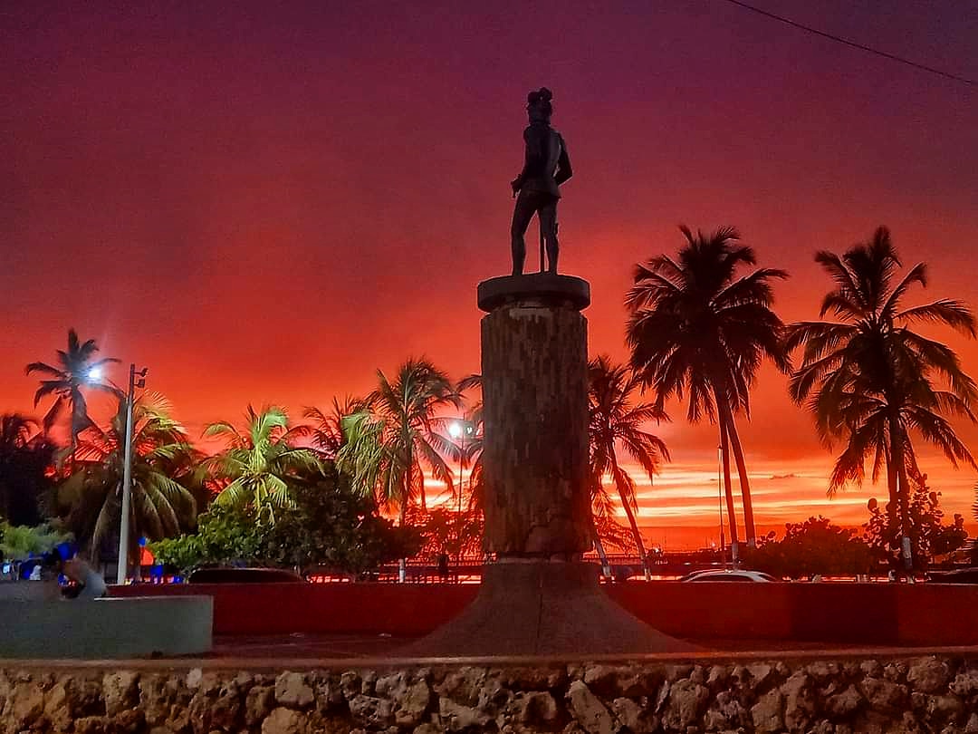 VieccoP's tweet photo. Los atardeceres de mi Riohacha!🌅
#PhotoStudio #Beauty #PhotoAmateur #magicphotography #atardecer #PhotoStudio #Beauty #PhotoEdit #SUNSET #FotoCasual #Magico #Camera #Sunset #LaCaidaDelSol #ocaso #tardesguajiras #fotosguajira #crepusculo @tardes_guajiras 🌅 https://t.co/nrUWWHSxNo