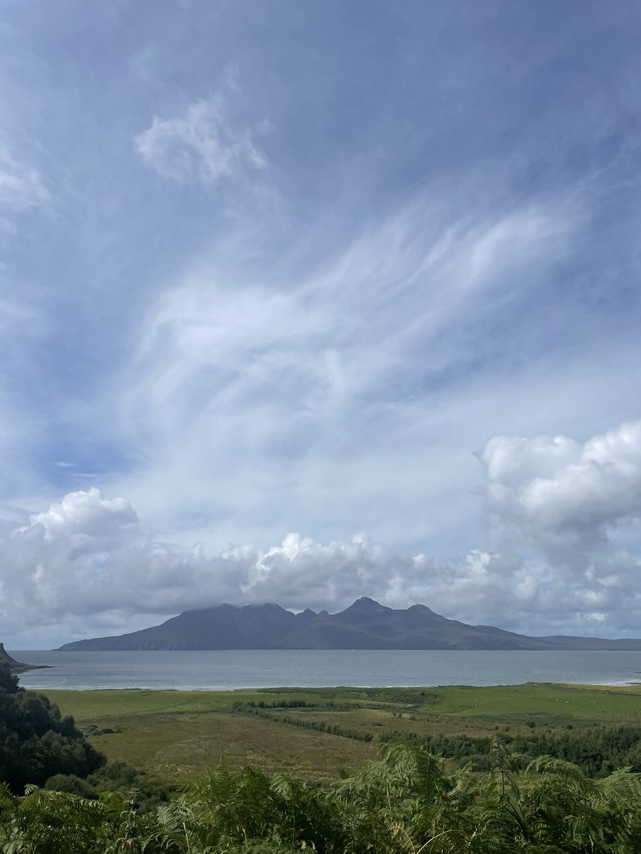 goblintheory0's tweet photo. Last week on @isleofeigg for #howlinfling was just lovely https://t.co/rSibz18HKz