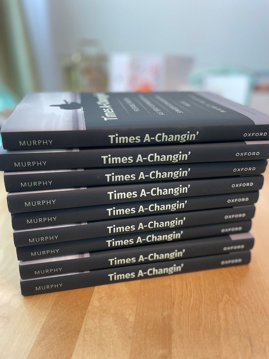 Feels so amazing to finally have this in my hands. 📚