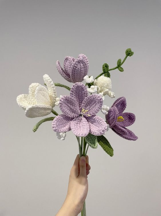 jewelsbysrndpty's tweet photo. Crochet flower bouquet https://t.co/654s4JNh8C