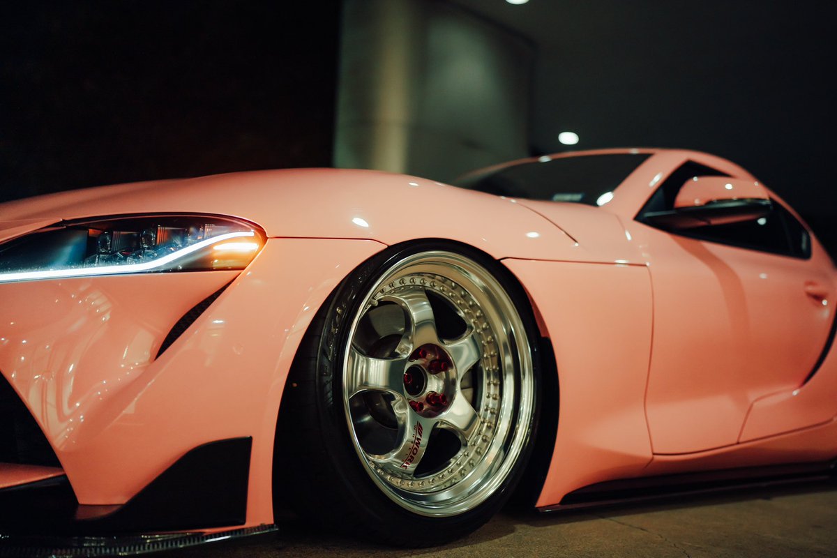 cr2hannah's tweet photo. I wonder if twitter likes supras. https://t.co/2qywW2i0yp