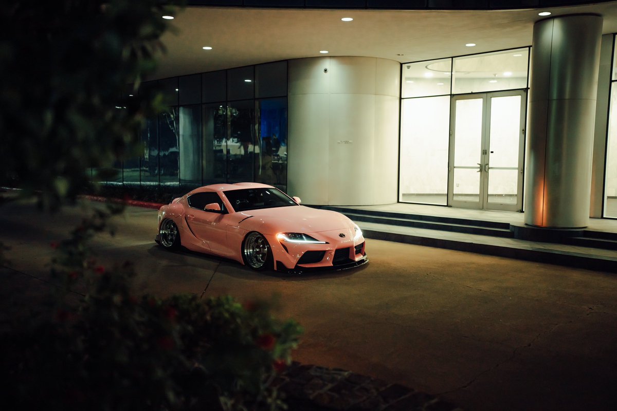 I wonder if twitter likes supras.