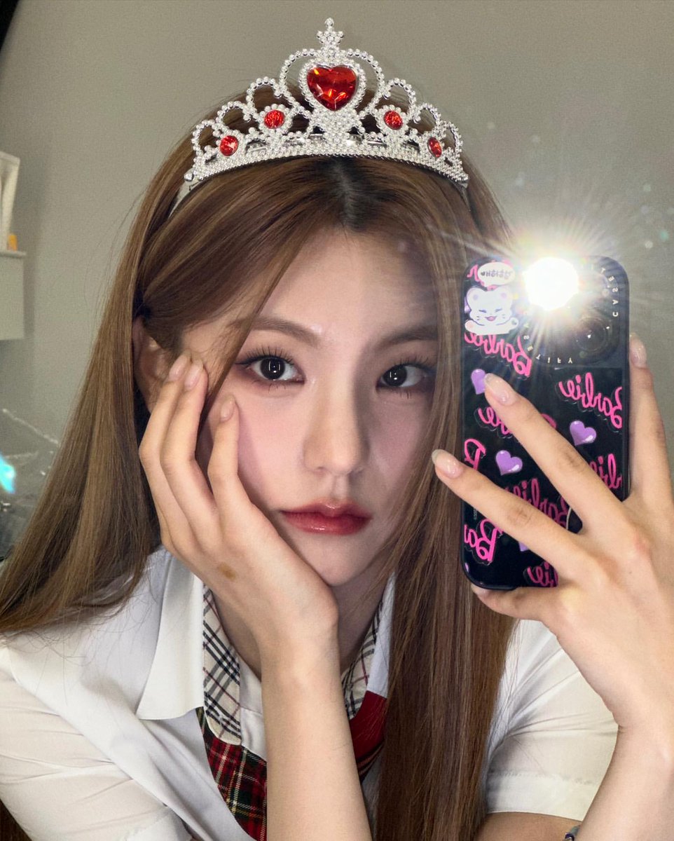 yeji files tweet media