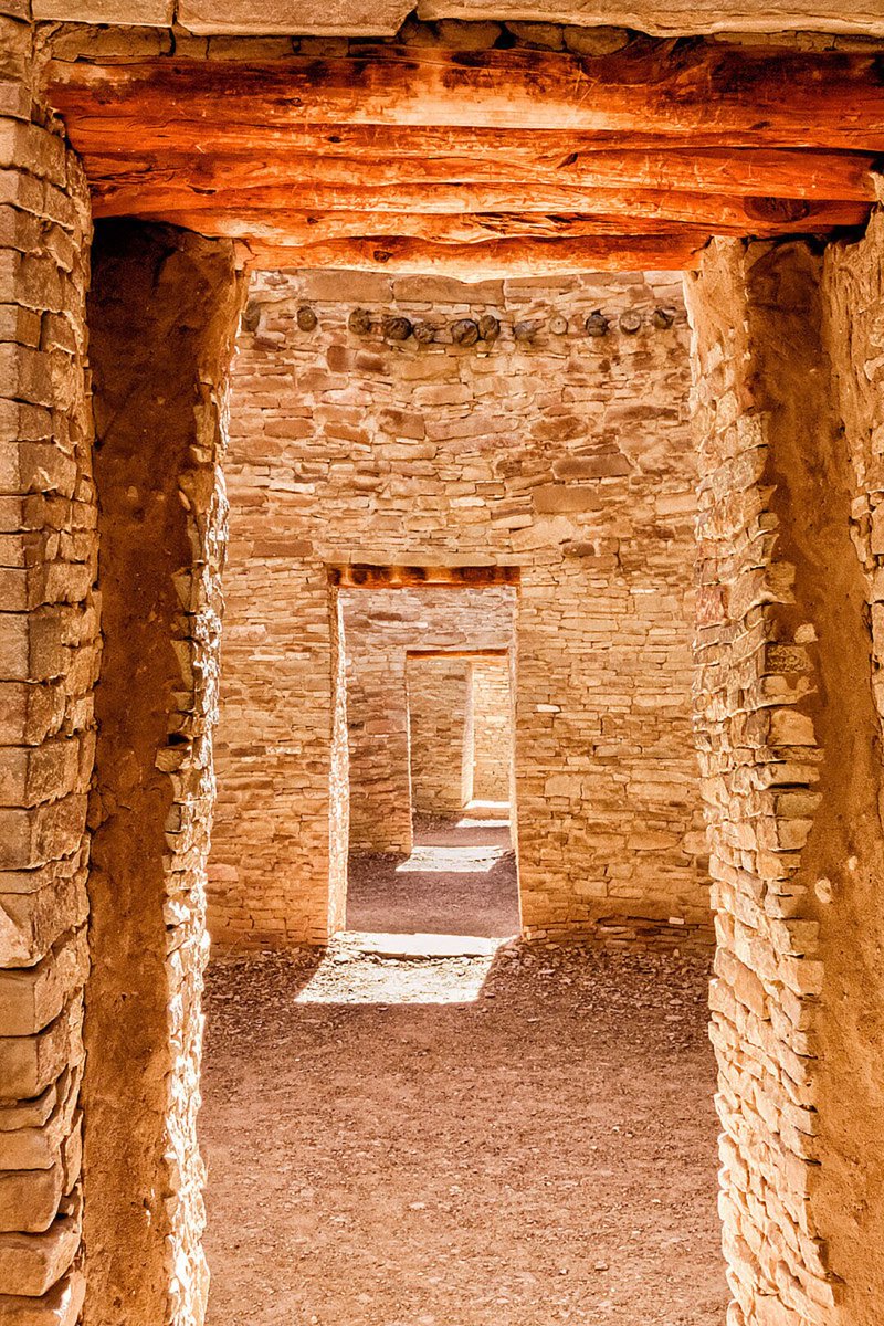 santidemolina's tweet photo. "Hay arquitecturas que sobreviven para recordarnos que precisamente es el encanto de la geometría lo que vive y vivirá más que nosotros y no el uso o el programa."

VIEJAS PLANTAS / OLD PLANS 
https://t.co/kcp7tSCwaM https://t.co/P8WrMebFgN
