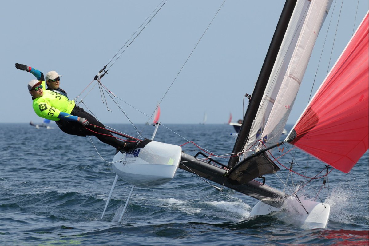 cvbe's tweet photo. Costarmoricaine: les catamarans débutent le parcours devant #perros Ce sera le grand parcours avec un tour de l'île Tomé. https://t.co/fmxrvqrDwt