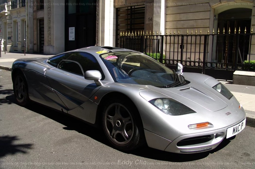 2005, a Paris, il y avait une MCLAREN F1 garée dans la rue. 

#mclarenf1 #car #supercar #rare #legend #classic #art #iconic #hypercar #voiture #carporn #perfect #amazing #fool #awesome #nicepicture #race
#racecar #photo #photooftheday #art #mclaren