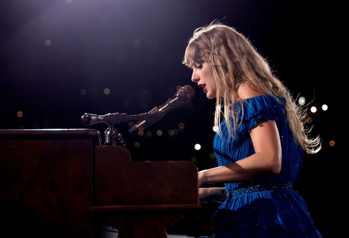 🩵| Let’s all take a moment to appreciate Taylor’s sheer hard work &amp; talent to perform 53 US shows WITHOUT cancelling or postponing a single one of them. It truly takes next level of dedication, regimen and love for performing to be able to do it.

We love you <a href="/taylorswift13/">Taylor Swift</a> 🫶