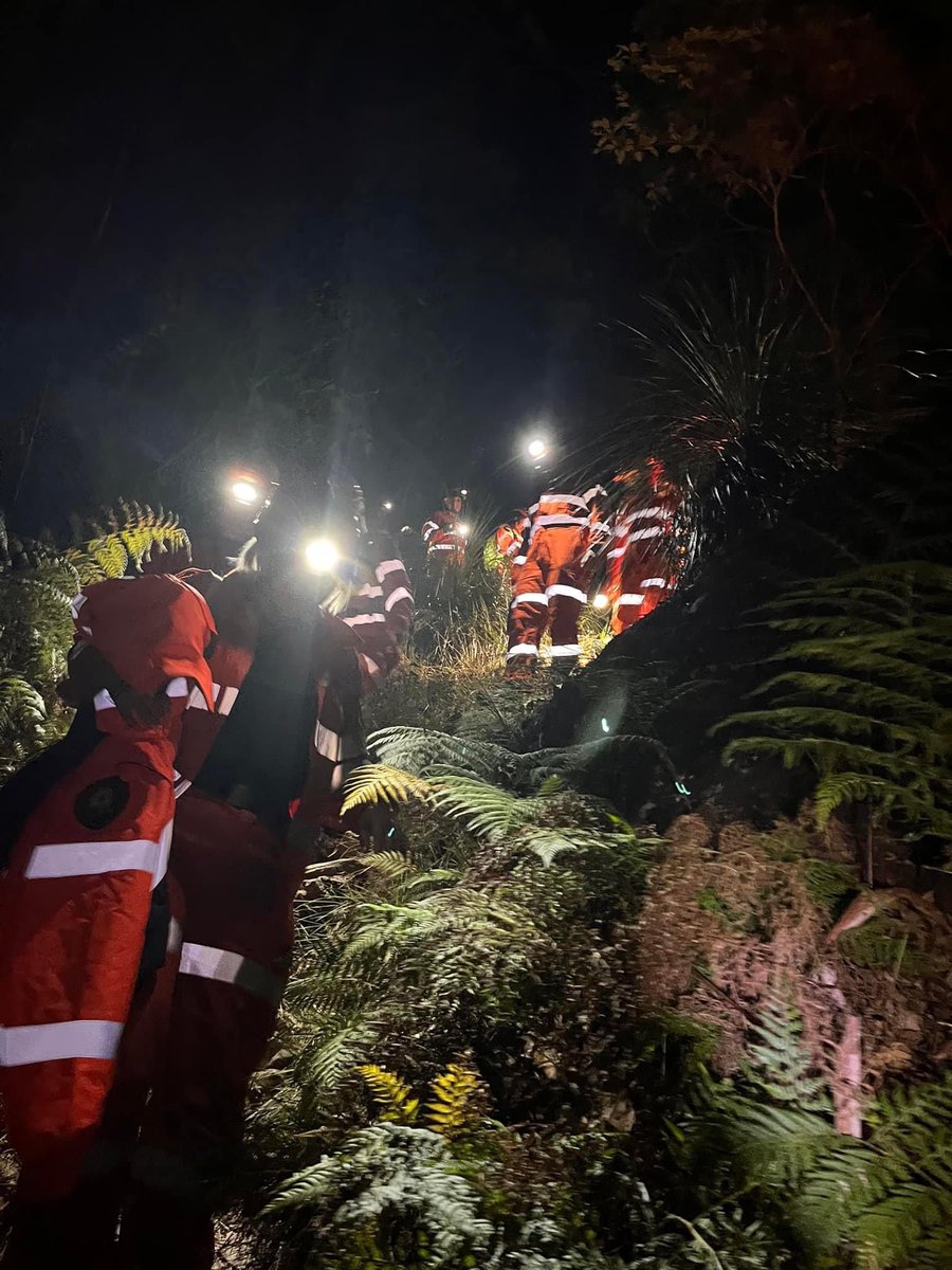 nbrses's tweet photo. Another awesome training session tonight with a visit to the Glasshouse Mountains… for yet another inter-group exercise to see their VR operation as well as how we can assist in such activations! 

Thanks to Kerrie from Glasshouse SES for hosting 💪🏼 https://t.co/RWhlXz4sZ0