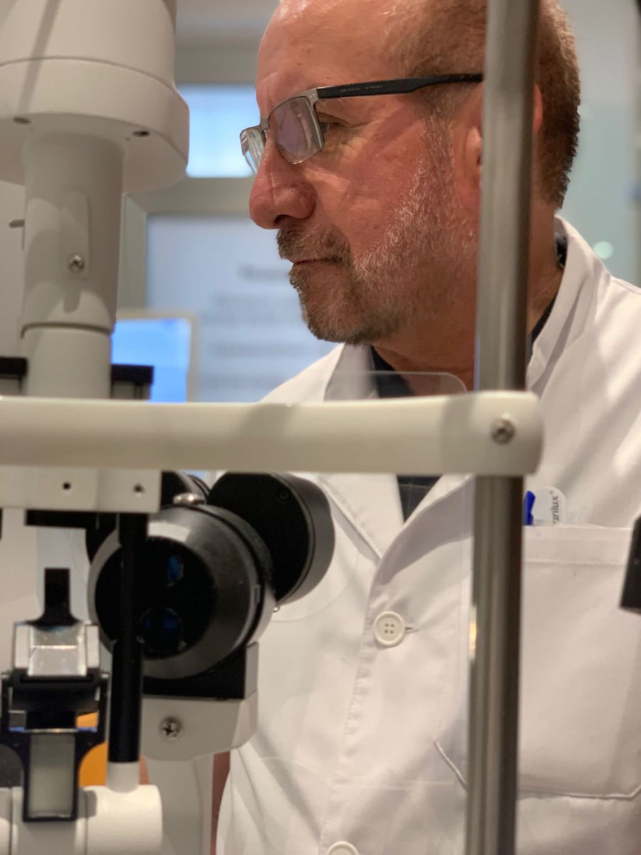 MurallaOptica's tweet image. 👁 Avui, en Gustavo, optometrista de la nostra òptica de Blanes, vol recordar-vos la importància d’usar “solució única” per netejar les vostres lents de contacte diàries o mensuals abans i després d’haver-les utilitzat 💦

#MurallaÒptica #òptiques #ulleresdesol #gafasdesol