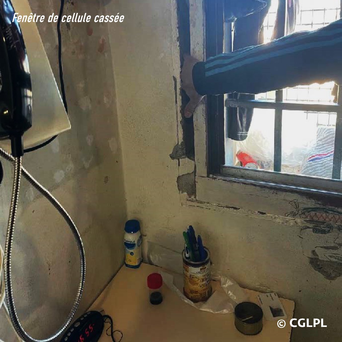 OIP_sectionfr's tweet photo. 📣L'OIP &amp; l'@AssociationA3D saisissent la #justice pour suspendre les incarcérations à la #Prison de Perpignan. 
Le juge des référés devra se prononcer ce 16/08 sur 35 demandes d'injonction pour que cesse la violation des #DroitsFondamentaux des détenus
👉https://t.co/5BiL57EjRH https://t.co/GjtOmxstUh