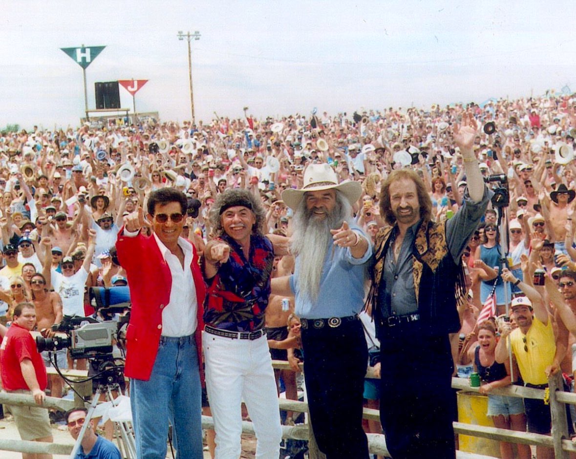 For #ThrowbackThursday … how many remember and miss THE SUPER BOWL OF COUNTRY MUSIC … Jamboree In The Hills … the greatest festival of all … photo dug up by <a href="/DivineDetour/">Kathy Harris</a>