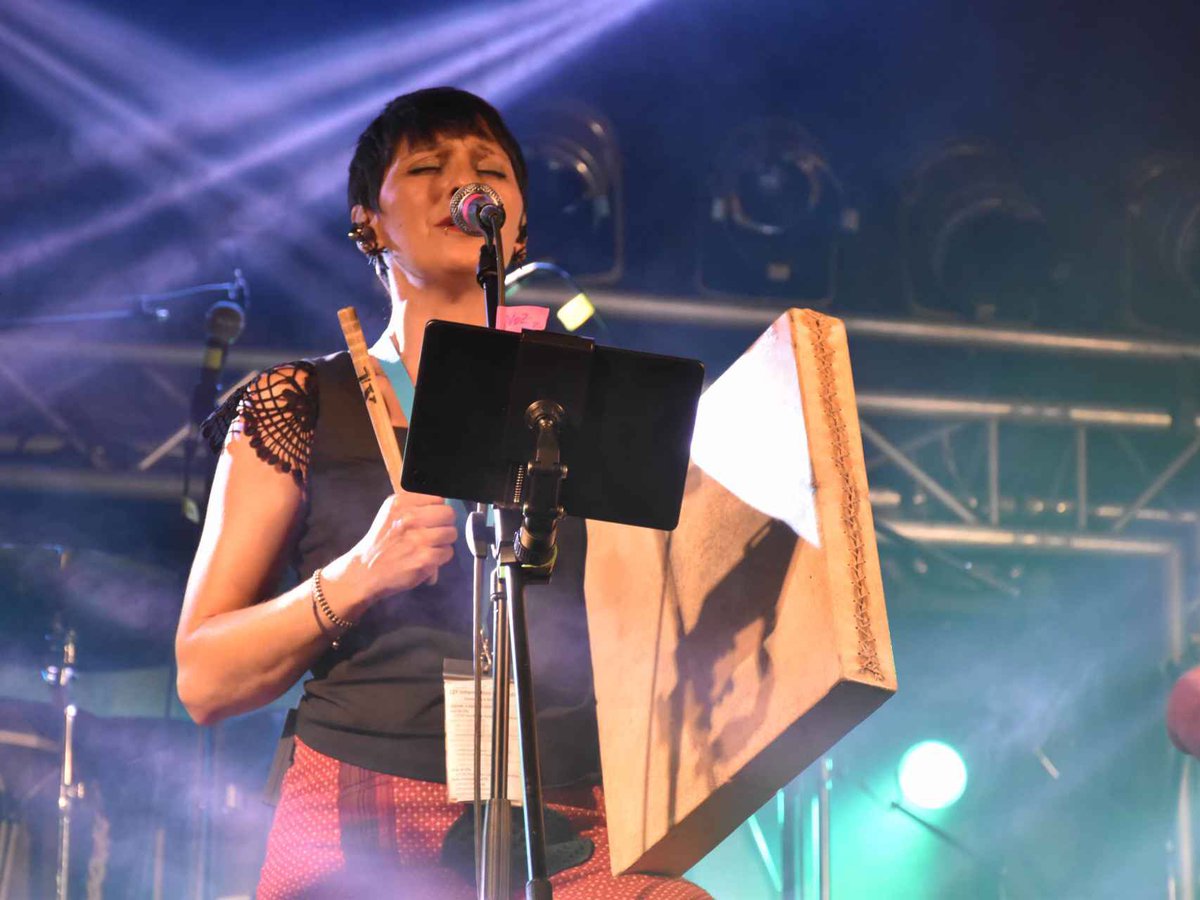 FolkOnCrest's tweet photo. Unas fotos bonitas del FESTIVAL INTERCELTICO DE SENDIM .
Fotos de El Español 
Gracias!
#15primaveras #musicadesalamanca #somosFolkOnCrest https://t.co/qyQpKcKBBX