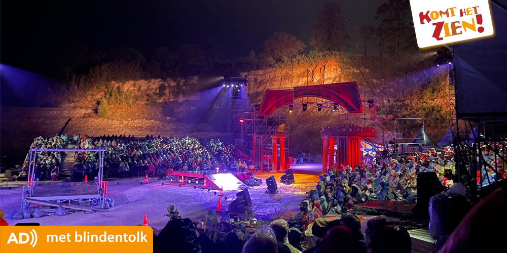 komthetzien's tweet image. Yes! De weersverwachting voor vrijdag is supergoed. Perfect voor Romeo+Julia ❤️

Kom je ook genieten van dit liefdesverhaal? De locatie is uniek: de steengroeve in Winterswijk. De voorstelling is groots.

Vrijdag 11 aug met #blindentolk
bit.ly/3OQ0g49

#audiodescriptie