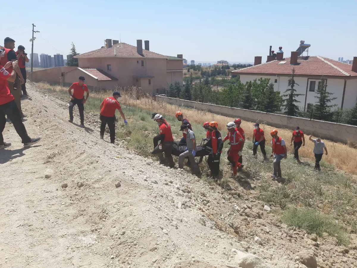 Ankara ilimiz Susuz bölgesinde kaybolan vatandaşımızın cansız bedeninin jandarma tarafından bulunması sonrasında arama çalışmaları sonlandırılmıştır. 
Vefat eden vatandaşımıza Allah'tan rahmet yakınlarına sabır diliyoruz.