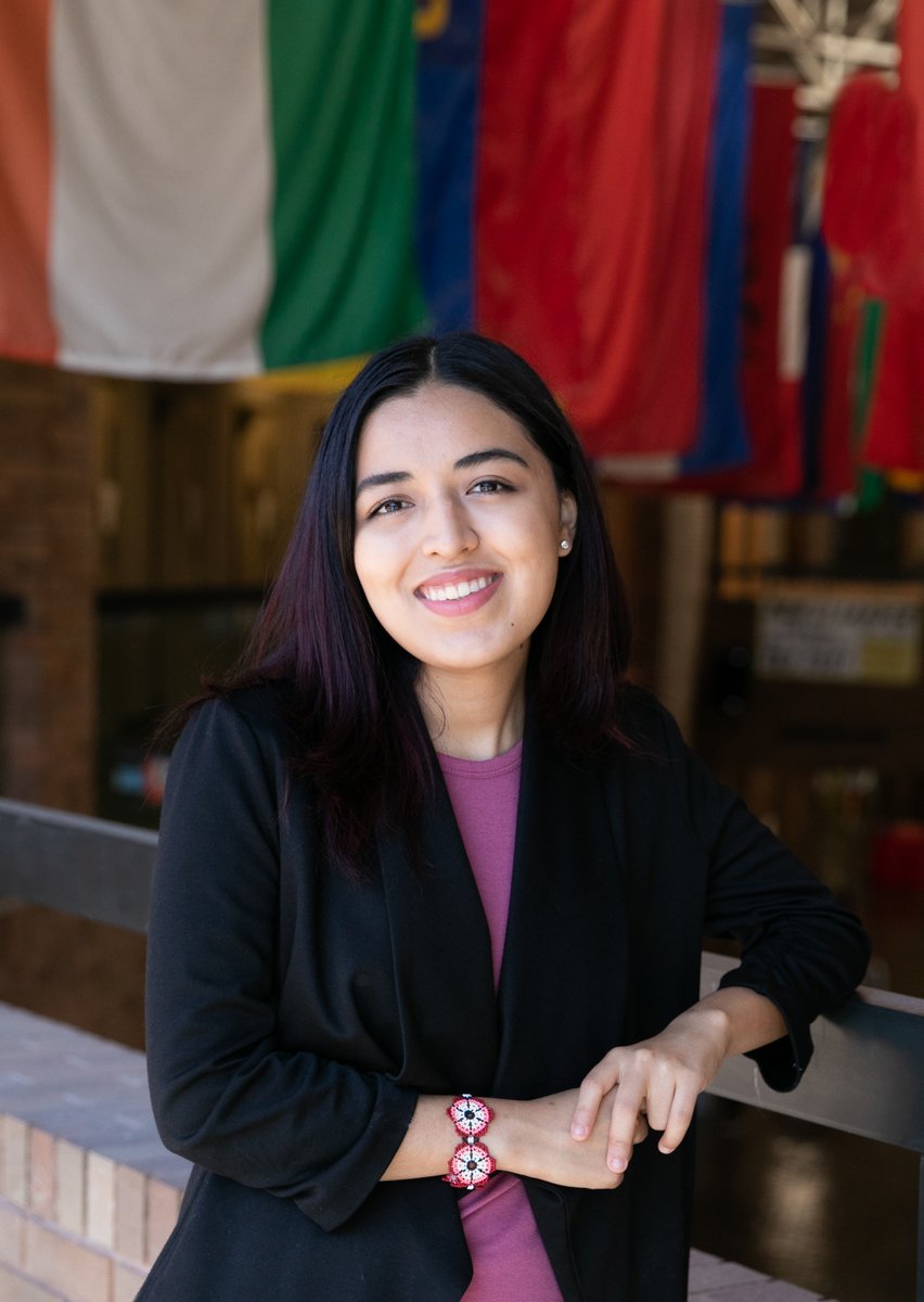 LanderUniv's tweet photo. 👋 We're saying, "see ya soon," as Cici starts her semester in Washington, D.C. interning at @oas_offical as a part of the South Carolina Washington Semester Program an experience provided in part by @schonorscollege and @dukeenergy scholarship.
#LearnatLander #internship https://t.co/SE9rju2o5j