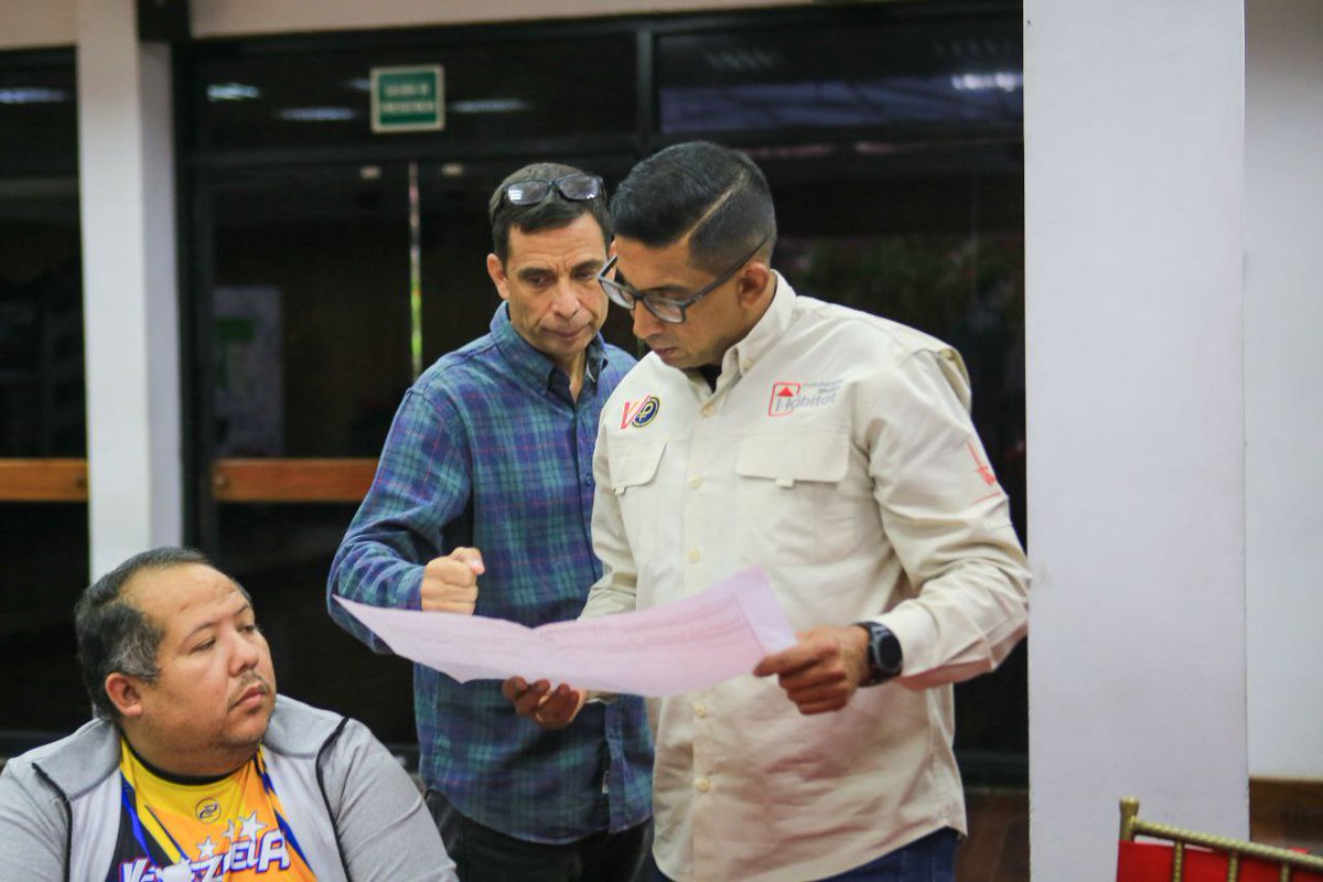 Banavihaldia's tweet photo. #BanavihInforma||#09DeAgost, Los máximos responsables de la GMVV participaron en el #TallerdePlanificación, con la finalidad de desarrollar sus competencias de organización, de diseño y ajuste de metas en función del logro de los objetivos de la cartera de Hábitat y Vivienda. https://t.co/0JRmwa1l8s