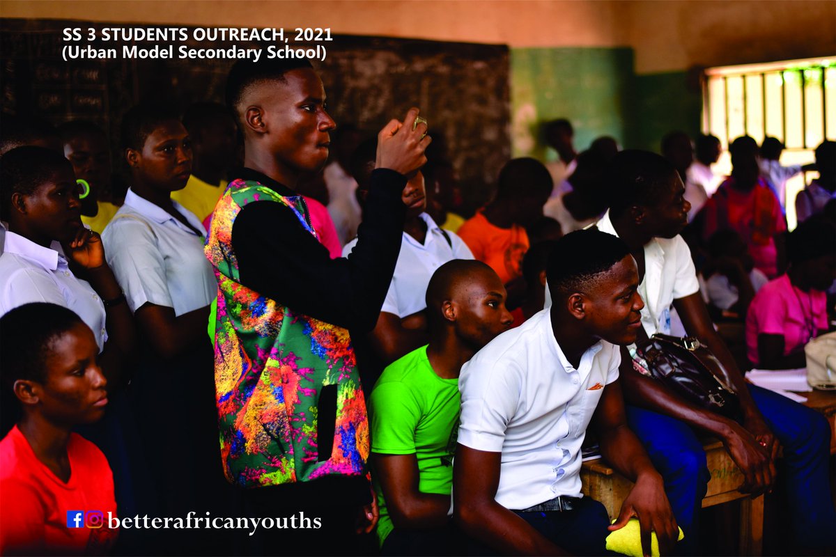 BetaAfriYouths's tweet photo. Sensitizing Africa youths is like lightening a torch that ignites positive transformation across the continent - Wangari Maathai @WangariMaathai 

School outreach at Urban Model Comprehensive Secondary school, Udemezue street, Abakaliki

#BAYFoundation #Africa #youths #iyd #team https://t.co/GTLJ9TQ9Qx