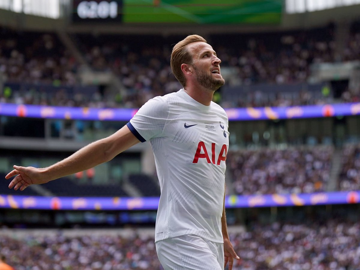 FBAwayDays's tweet photo. If you were Harry Kane, would you join Bayern or stay at Spurs? https://t.co/QQf2yHqkPA