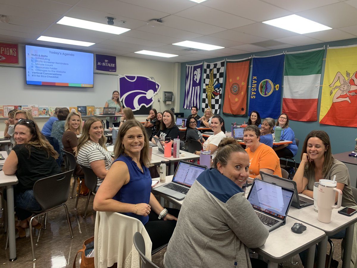 So many amazing educators in our ES &amp; MS ELL session this morning! They are ready to SHINE! 🌟#oneshawneemission <a href="/MrsHearn512/">Katie Hearn</a>