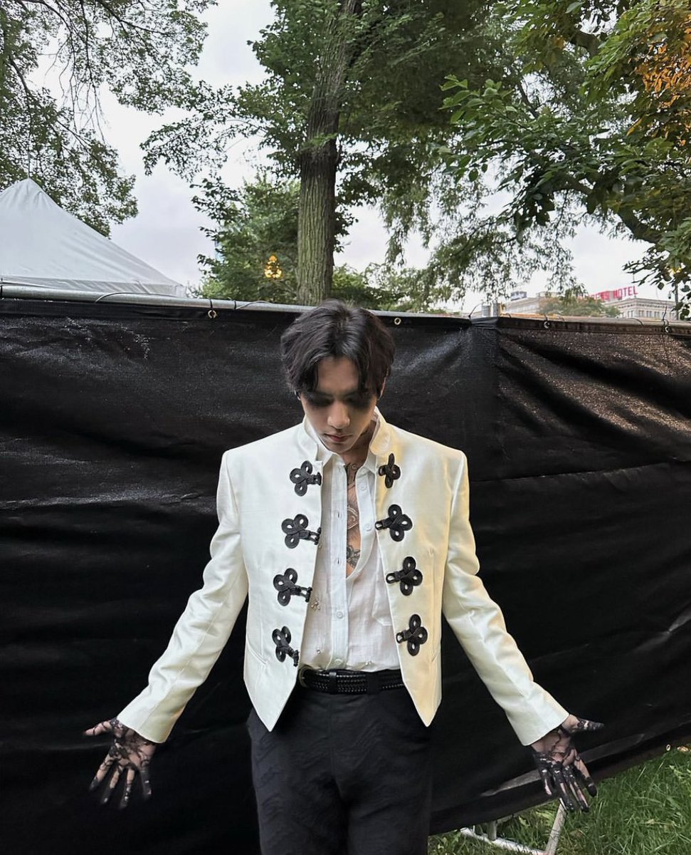 Unforgettable memories are created in Chicago. The feeling of enlivening the music was energized by boisterous festivities. Lollapalooza is a ton of fun. I wish to connect with you soon.